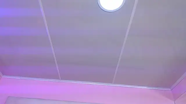 Miaa Smithh   online show from October 2025 12:31:01 PM