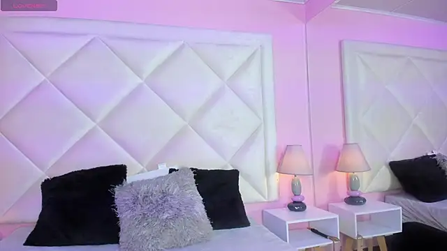 Miaa Smithh   online show from March 2026 11:32:01 AM