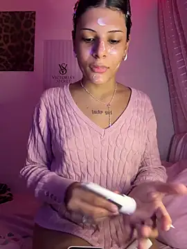 luluzinhax online show from June 2026 04:23:01 AM