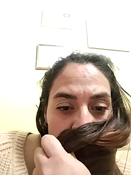 denissebombon online show from February 2026 02:53:01 AM