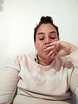 denissebombon online show from March 2026 07:48:01 PM