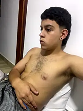 Snapshot of Young_handsome chatting on November 2025 01:29:01 AM Young handsome online show from November 2025 01:29:01 AM