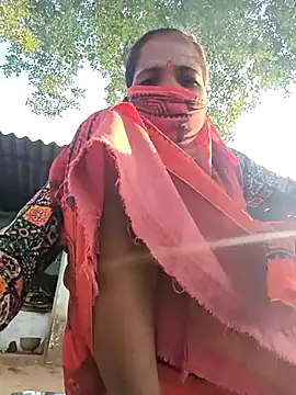 Snapshot of Hot-honi chatting on October 2025 01:59:02 AM Hot-honi online show from October 2025 01:59:02 AM