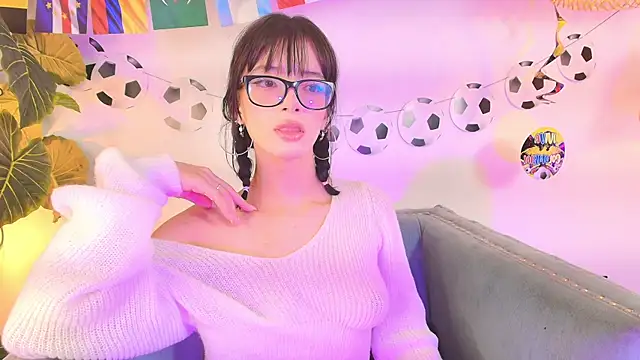 Snapshot of Sweet_1Angel chatting on June 2026 05:01:02 AM Sweet 1Angel online show from June 2026 05:01:02 AM