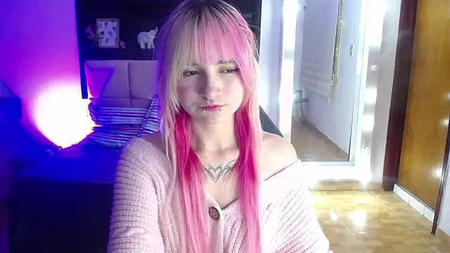 Snapshot of _Charlotte_Collins_ chatting on June 2026 03:38:01 PM Charlotte Collins online show from June 2026 03:38:01 PM