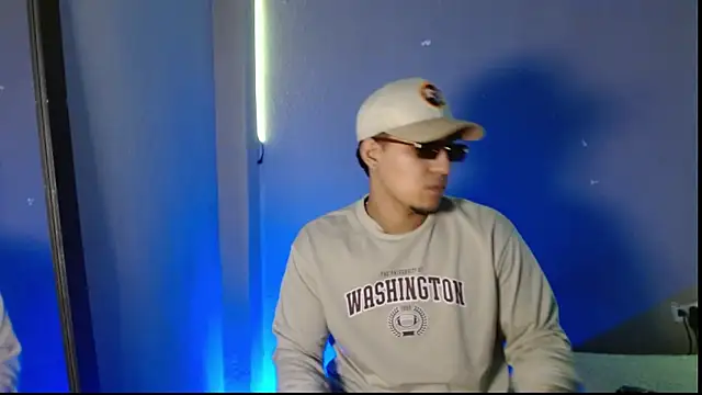 massimo vidal  online show from December 2025 01:36:01 AM