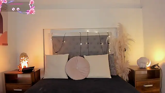 lea walkerr online show from February 2026 07:34:02 PM