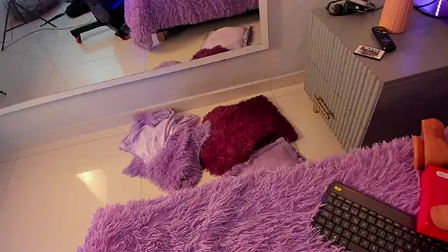 Mia Valentine  online show from April 2026 08:10:01 PM