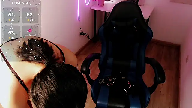 Lunyhose online show from April 2026 08:09:02 PM