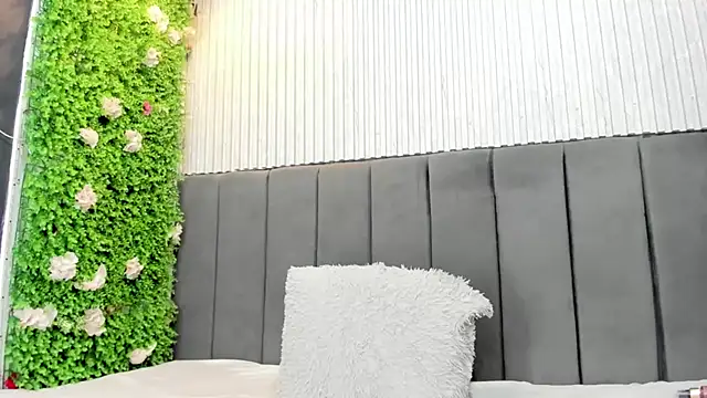 Skarlett hot  online show from January 2026 09:50:02 PM