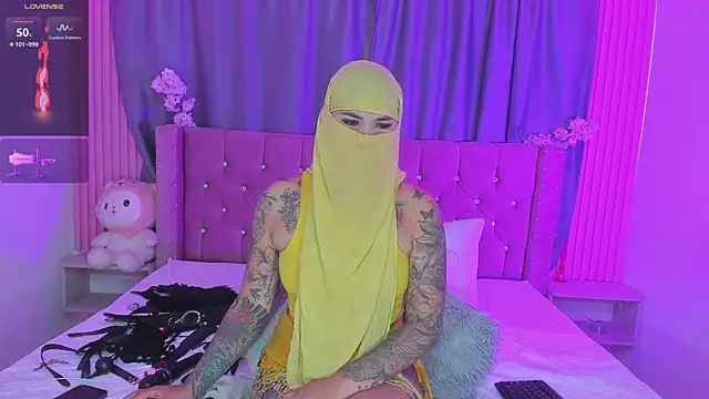 Nayla-Mouna online show from April 2026 09:15:01 PM