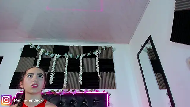  leda swan  online show from April 2026 11:04:02 AM