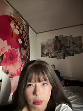 SarahBeii online show from September 2025 04:45:01 AM