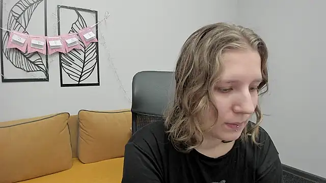 Hailey Foxy online show from February 2026 12:01:02 PM