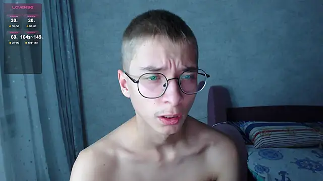 glasses cat online show from November 2025 08:57:01 PM