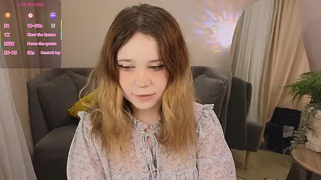 Lina Glow online show from November 2025 06:38:02 AM