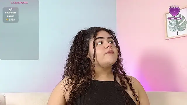 lourdes moon22 online show from January 2026 12:32:01 PM