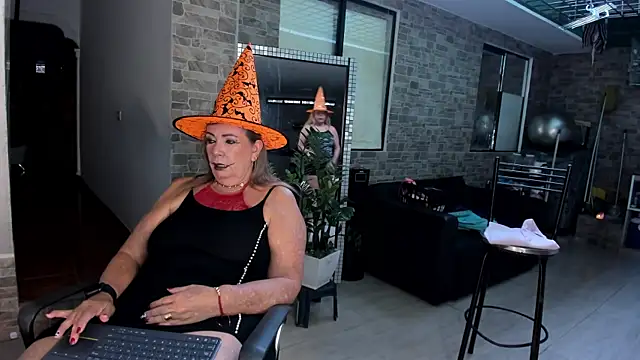  SARAI DUPONT online show from October 2025 11:11:02 AM