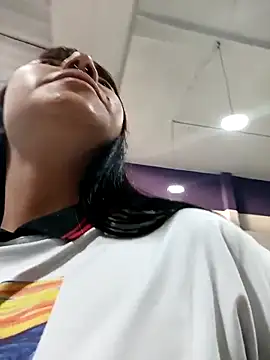 Zulema R1 online show from April 2026 10:33:02 PM