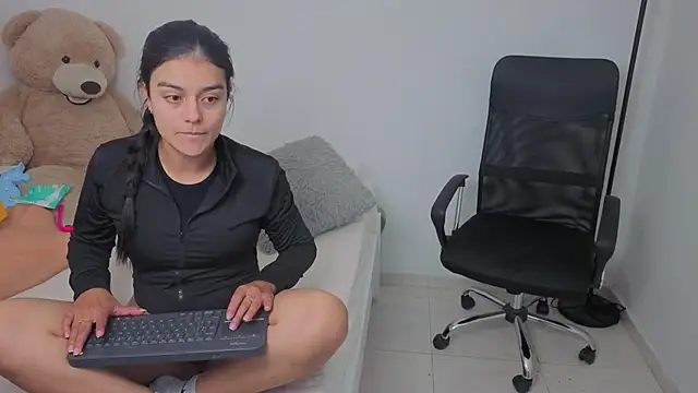 valerihouse online show from October 2025 01:08:02 AM