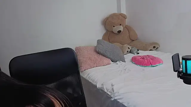 valerihouse online show from April 2026 01:36:02 AM