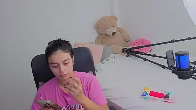 valerihouse online show from April 2026 01:33:01 AM