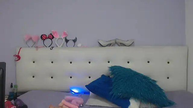 Kate Gale online show from November 2025 12:33:02 PM