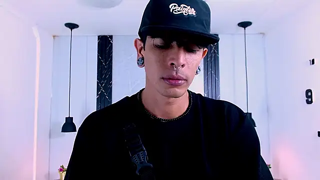 Franvill Trato online show from November 2025 07:13:01 PM