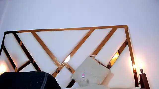 Niicolle Evanss online show from April 2026 09:36:02 AM