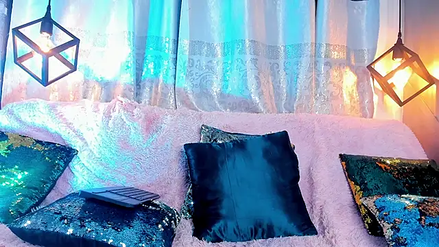 Cristal Gem1 online show from January 2026 12:01:02 AM