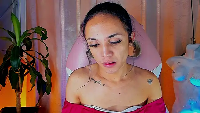 Snapshot of Cristal_Gem1 chatting on June 2026 02:15:01 PM Cristal Gem1 online show from June 2026 02:15:01 PM