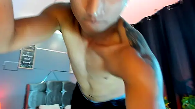 oliver mr  online show from October 2025 09:49:02 PM