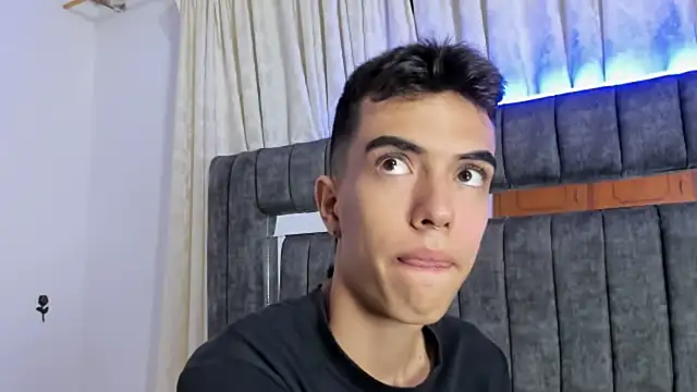 Snapshot of dylan_202520_ chatting on September 2025 11:25:01 AM dylan 202520 online show from September 2025 11:25:01 AM