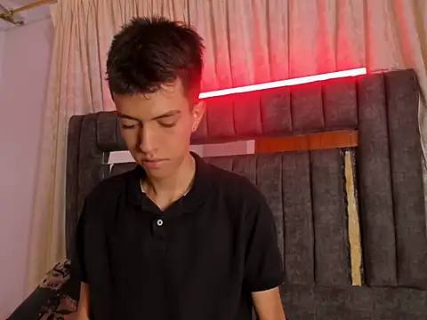 Snapshot of dylan_202520_ chatting on October 2025 11:40:01 AM dylan 202520 online show from October 2025 11:40:01 AM