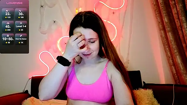 Snapshot of _Linett_ chatting on October 2025 07:48:02 PM Linett online show from October 2025 07:48:02 PM