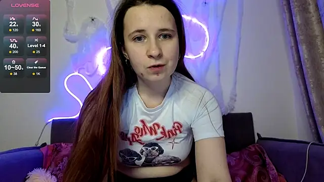 Snapshot of _Linett_ chatting on November 2025 06:32:01 PM Linett online show from November 2025 06:32:01 PM