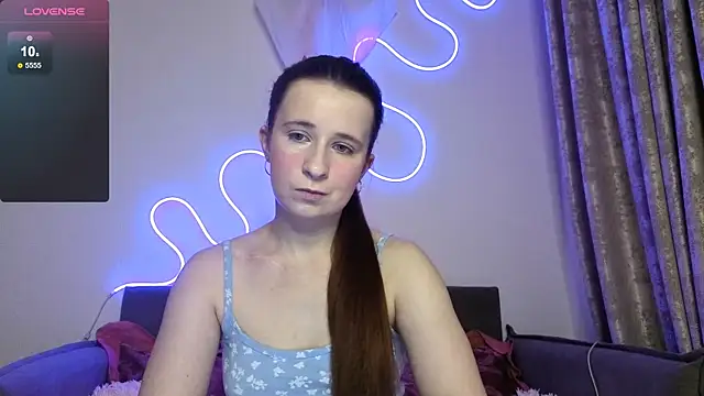 Snapshot of _Linett_ chatting on November 2025 07:03:01 PM Linett online show from November 2025 07:03:01 PM