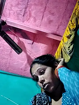 Pooja750 online show from November 2025 10:26:01 PM