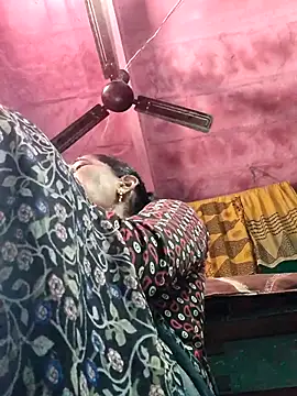 Pooja750 online show from December 2025 05:02:01 AM