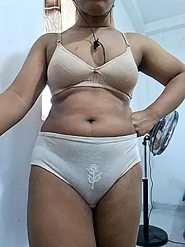 Snapshot of BeautyGirl_sara chatting on June 2026 06:48:02 AM BeautyGirl sara online show from June 2026 06:48:02 AM