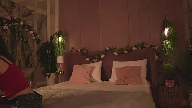 Snapshot of MaryNixon_ chatting on October 2025 05:19:02 AM MaryNixon online show from October 2025 05:19:02 AM