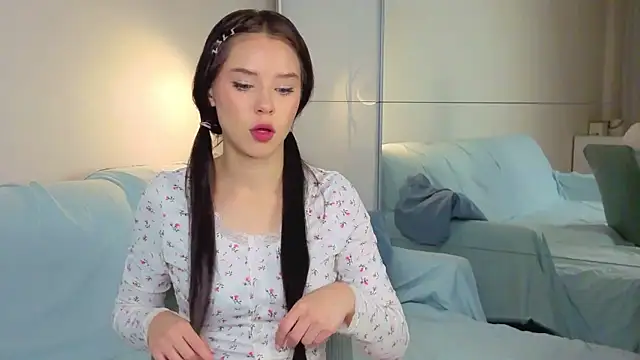 slyshypie online show from September 2025 01:34:02 PM