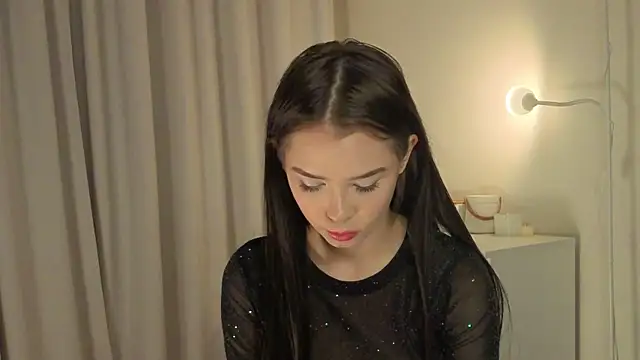 slyshypie online show from November 2025 01:12:02 PM