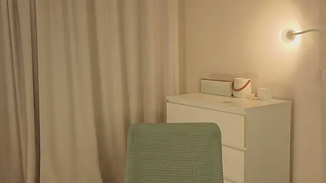 slyshypie online show from November 2025 01:11:01 PM