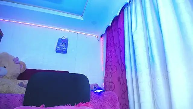 Snapshot of SemerHott chatting on April 2026 06:10:01 PM SemerHott online show from April 2026 06:10:01 PM