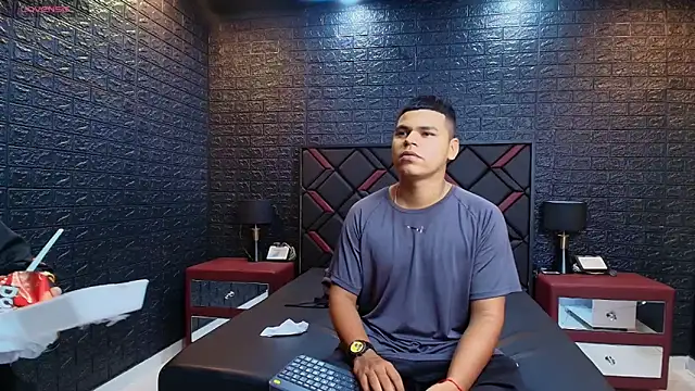 Snapshot of DannySamm chatting on December 2025 04:07:02 AM DannySamm online show from December 2025 04:07:02 AM