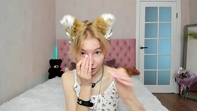 Snapshot of Pink_Lila18 chatting on September 2025 08:05:01 AM Pink Lila18 online show from September 2025 08:05:01 AM