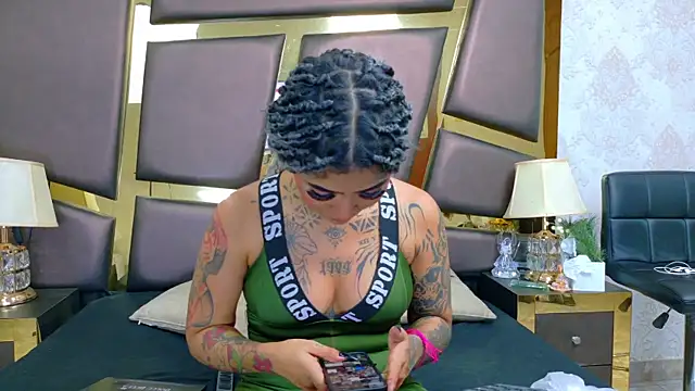 Snapshot of EmilieLake chatting on February 2026 08:38:01 PM EmilieLake online show from February 2026 08:38:01 PM