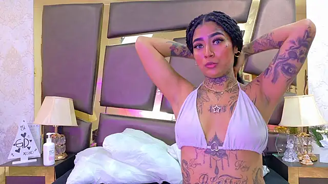 Snapshot of EmilieLake chatting on February 2026 07:35:01 PM EmilieLake online show from February 2026 07:35:01 PM