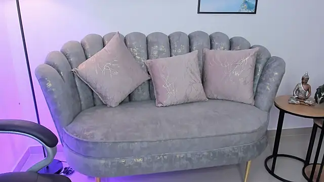 issi loren online show from October 2025 07:25:01 PM